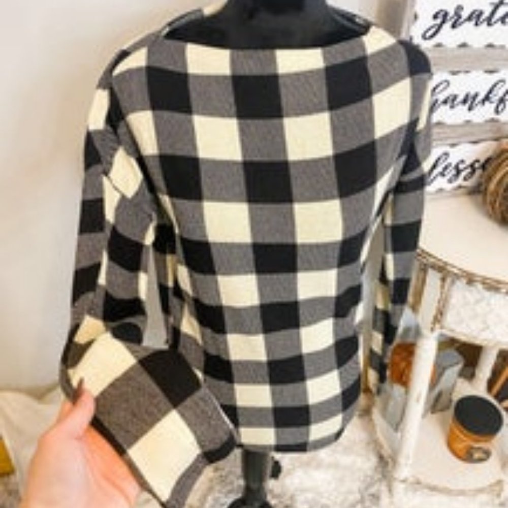 BLACK/CREAM PLAID TOP